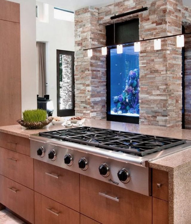 aquarium design ziegelwand eingebaut küche akzent