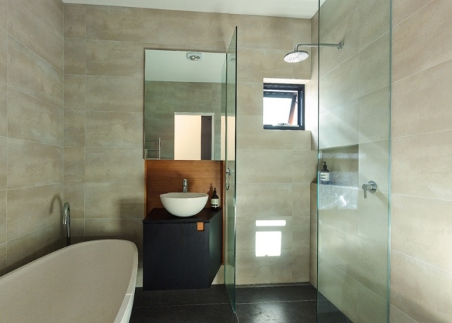 badezimmer modern designer wohnhaus aus zwei gebäuden