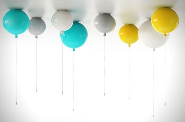 blau gelb verspielte designer leuchten in ballon form
