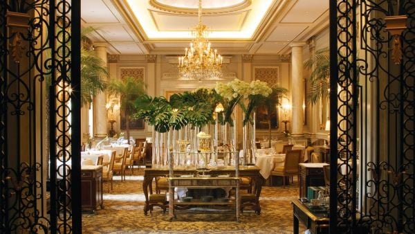 foyer vier jahreszeiten georgeV teuersten luxus hotels in paris