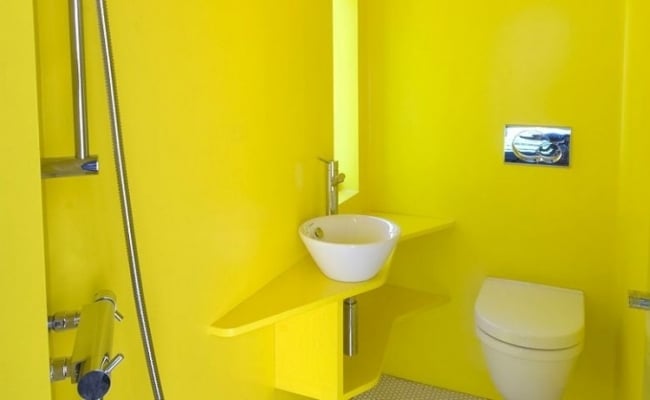 gelbes badezimmer juvet designer landschaftshotel in norwegen