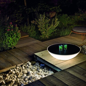 holzdeck-garten-solarleuchte-design-foscarini