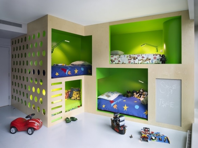 kinderzimmer bettkonstuktion modernes wohnung interieur in bunten farben