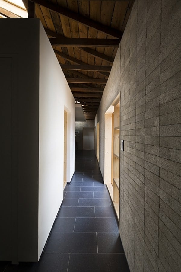 korridor granit altes haus renovieren von moohoi architecture