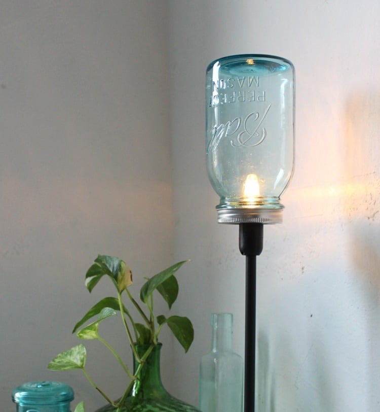 leuchten-selber-machen-stehlampe-glasdosa-marmeladenglas-gluehbirne