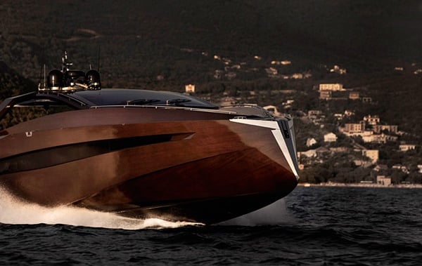 luxus yacht hedonist walnuss holz exterieur design