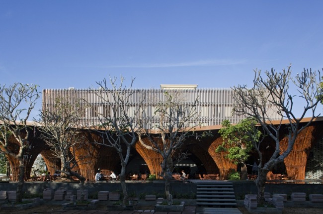  Architektur Vietnam Bambus Holz Fassade Cafe