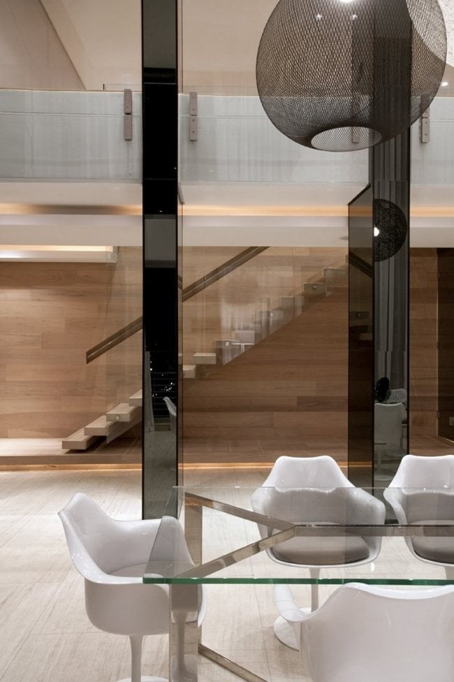 moderne architektur treppen wohnbereich holzstufen glas