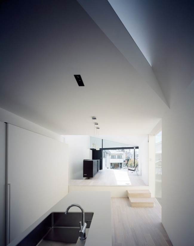modernes wohnhaus tokyo arrow weiß minimalismus