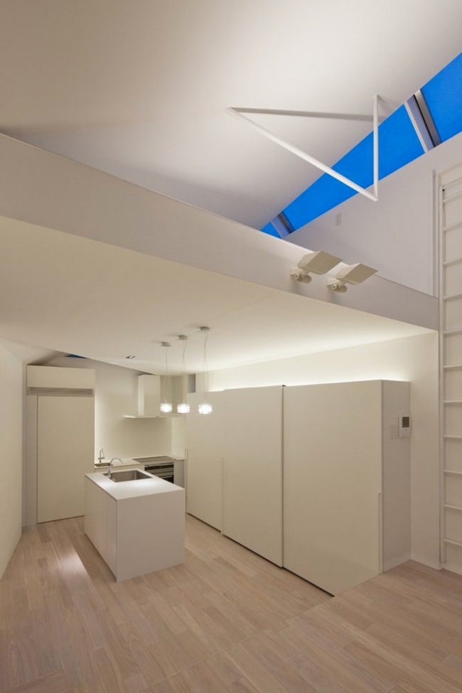 modernes wohnhaus tokyo zwei stöcke pur weiß küche