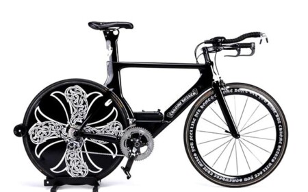 schwarz-weiß-fahrrad-design-cervélo-chrome-hearts