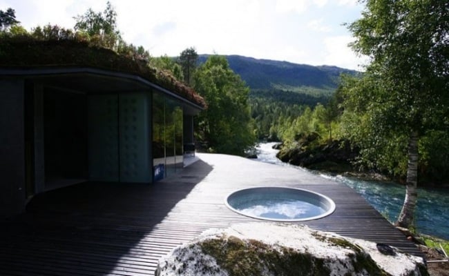 terrasse whirlpool juvet landschaftshotel design in norwegen