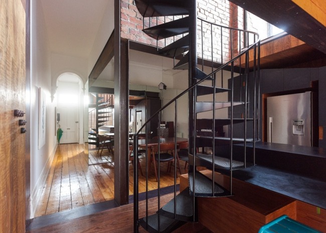 treppen spirale wohnhaus design aus zwei gebäuden
