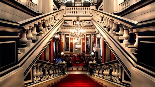 treppenhaus saint james teuersten luxus hotels in paris