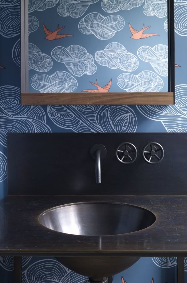 waschbecken vögeldeko modernes interieur design in bunten farben