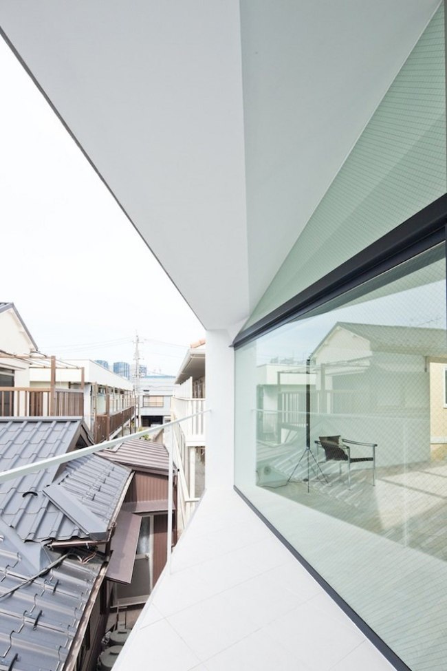 wohnhaus tokyo glaswand ausblick apollo architekten
