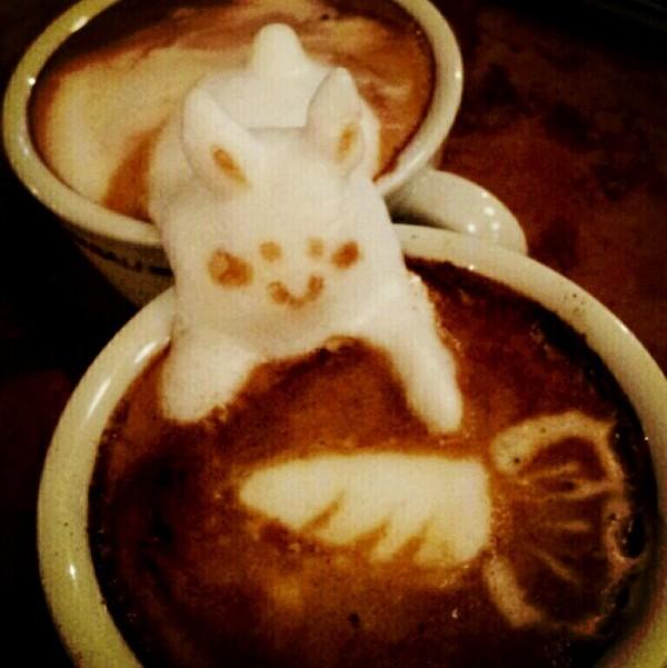 3d latte cafe art kazuki yamamoto hase  mohre tasse klettern