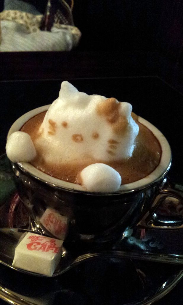 3d latte cafe art kazuki yamamoto hello kitty milchschaum