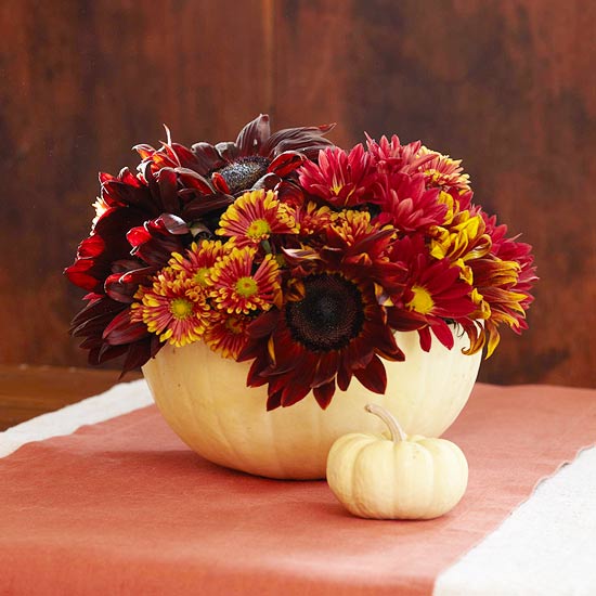 Ausgehöhlte Kürbisse-Vase Design Ideen selbermachen Herbst-Halloween
