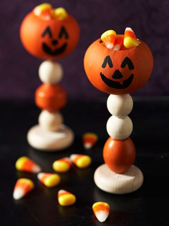 Kerzenständer aus Holz basteln Kürbis Ideen Herbst-Halloween Dekorationen