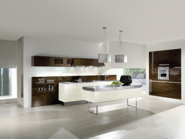 Küchendesign modern Ideen Weiß-Braun Metallische Effekte-energieeffiziente Anlagentechnik