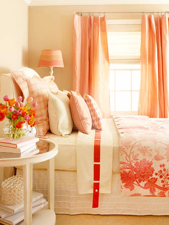 Lachs Rosa Cremeweiß-Farben Schlafzimmer-bettwäsche Einrichtungstipps Nachttisch
