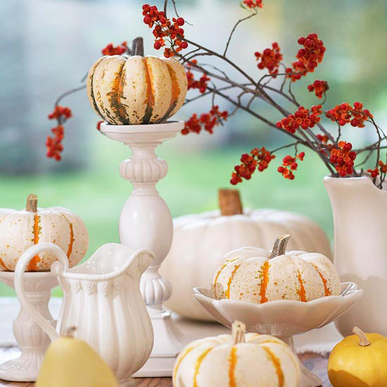 Zierkürbisse-Kerzenständer klassisch-Tischdeko Ideen-Herbst