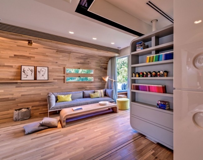 Design Wohnung-zum Verkauf-Israel Interieur-Holz Paneele-Wand Sofa Bücherregal