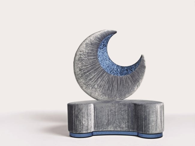 Sofa inspiriert vom Mond-the black moon-Sicis Möbeldesign