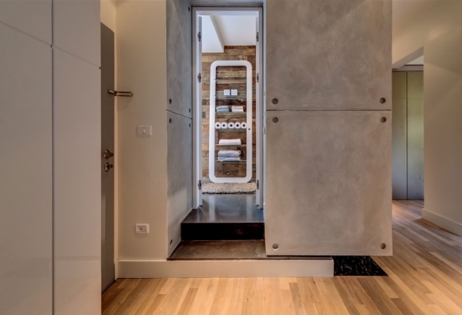 Tel-Aviv Wohnung Innendesign Badezimmer-Tür Industrie Chic inspiriert