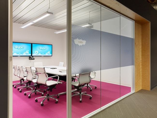 Versammlungsraum pink-Teppichboden mit-AV Skype-Hauptquartier Palo Alto