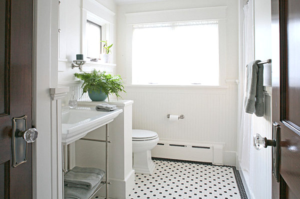 Zimmerpflanzen grün-Farne weißes Badezimmer-retro Stil Fliesen fußboden