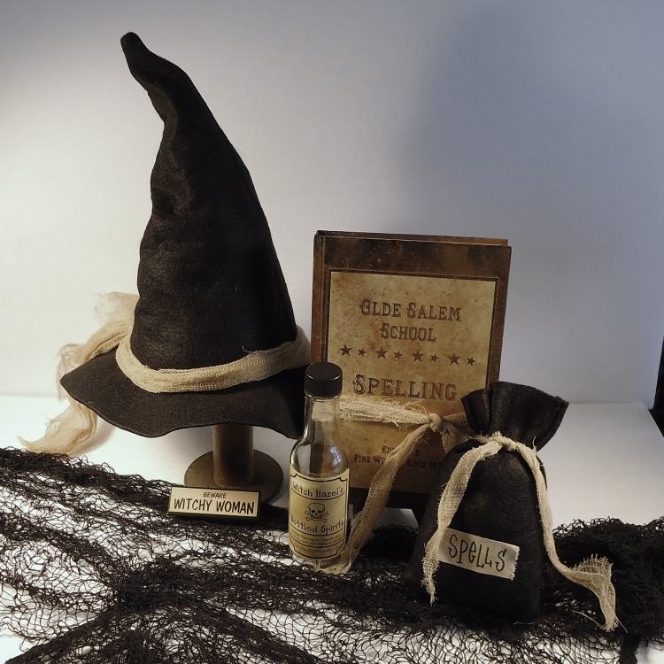 Deko Ideen zu Halloween -hexe-spitzenhut-gift-zauberbuch-hexe