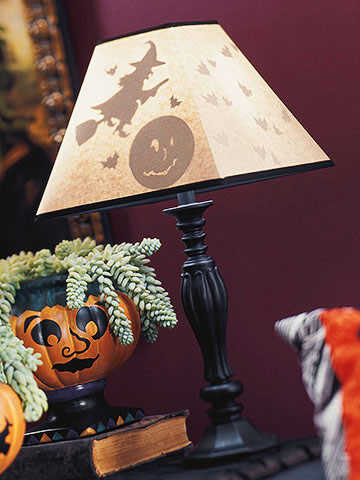 deko ideen haus halloween hexe silhouetten lampenschirm