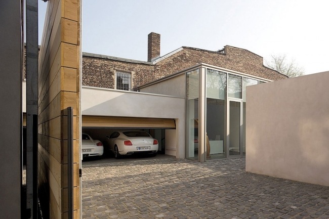 garage eingang modernes wohnhaus umbau in düsseldorf