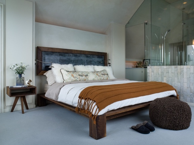 ideen schlafzimmer massivholz bett badezimmer glas