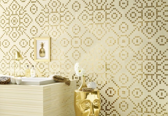 goldelemente mosaik wandgestaltung badezimmer von love tiles