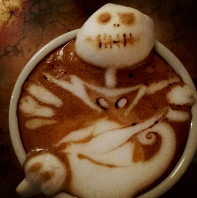 jack skellington kaffee latte kunst milchschaum