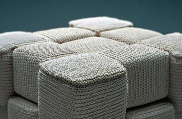 kubus formen gestricktes möbel design von monomoka