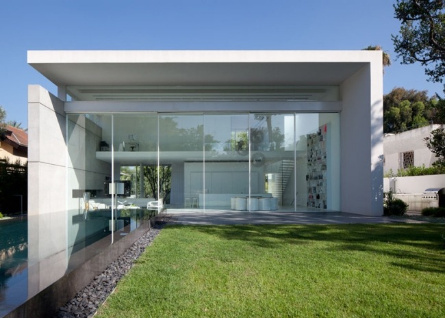 minimalistische architektur modernes glas haus von pitsou kedem