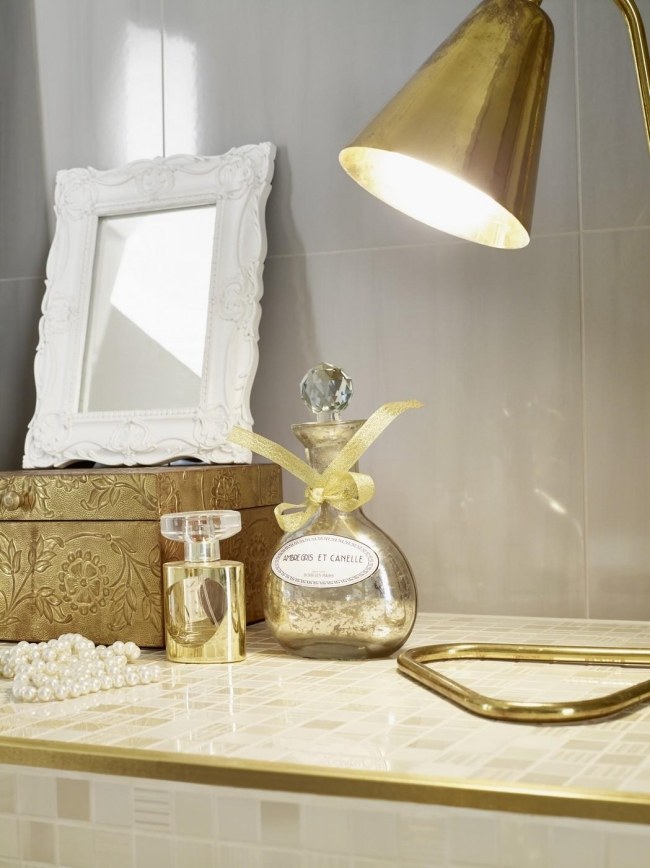 rand gold wandgestaltung im badezimmer von love tiles