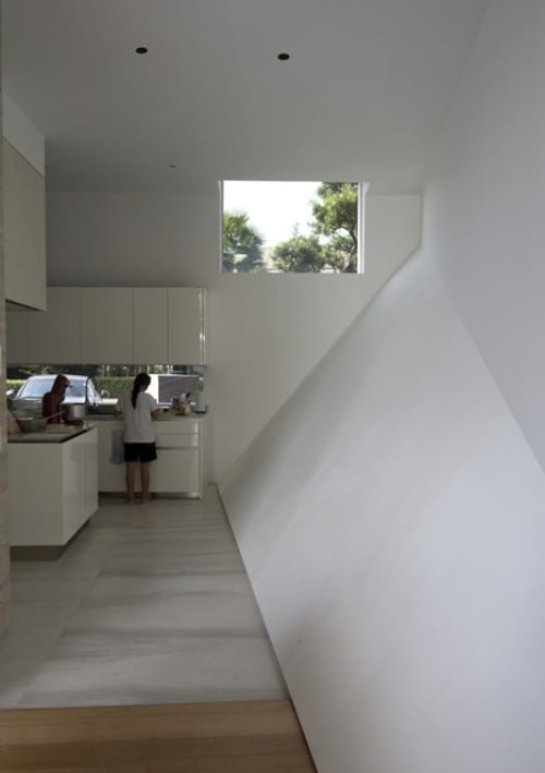 weiße küche geometrische hausarchitektur von formwerkz