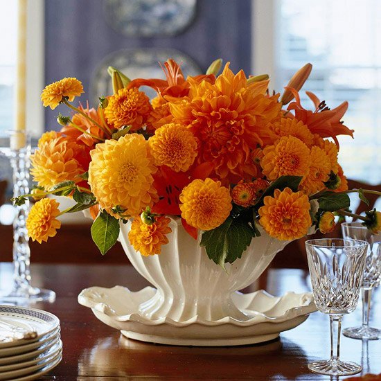 Blumenstrauß Chrysamtheme orange Herbst-Halloween Dekoration-Ideen