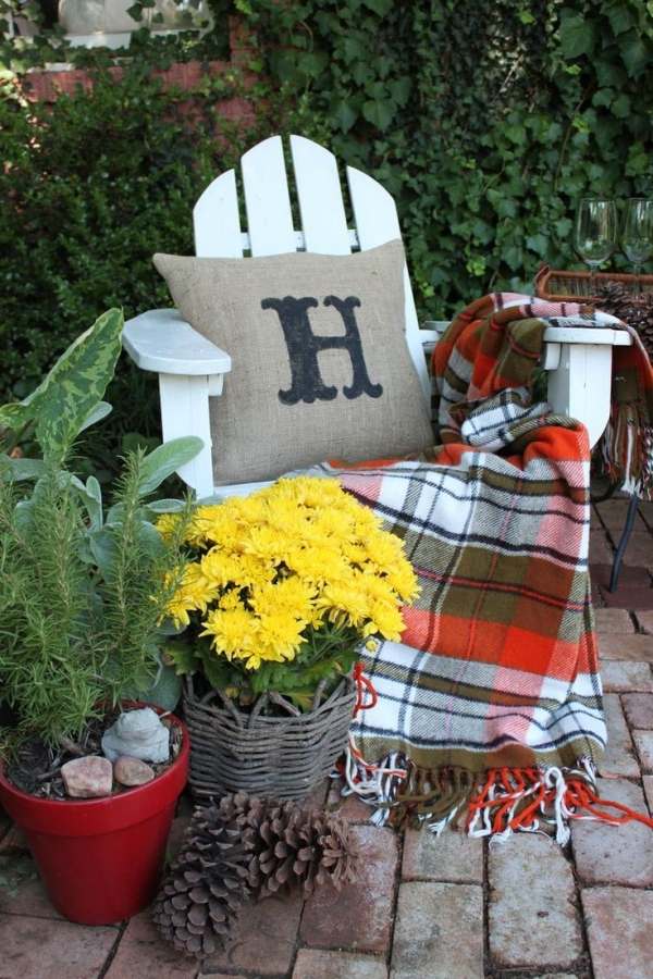 Dekorieren Veranda-Herbstblumen Stuhl Holz-weiß lackiert-Stoff Bezug Decke