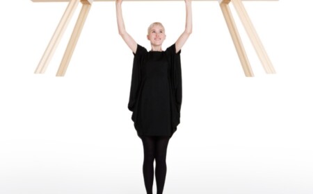 Der leichteste Tisch-der Welt-aus Birkensperrholz-Platten ripple Benjamin Hubert-Design