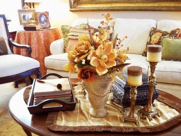 Ideen für Herbstdekorationen couchtisch kerzenhalter blumen steinvase