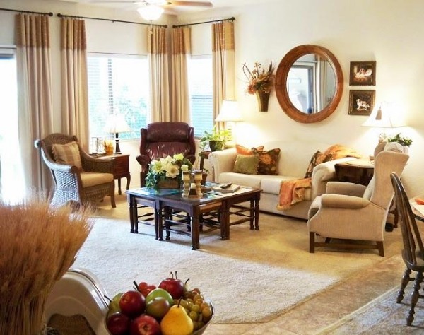 Ideen Herbstdekorationen wohnzimmer beige herbstfarben couchtisch