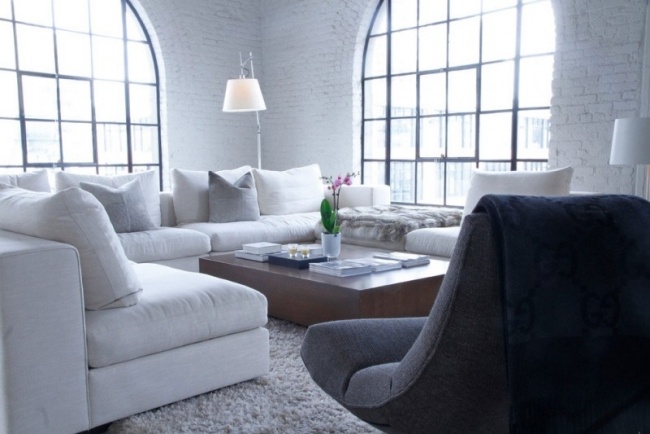 Innenarchitektur Wohnung-Julie Charbonneau-Sofa Set Teppichboden kontrastreich Farbschema