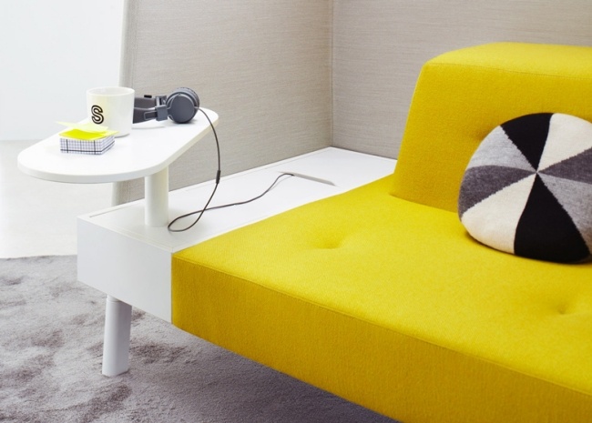 Integrierter Beistelltisch-gelbes Sofa-Kissen Deko schwarz weiß