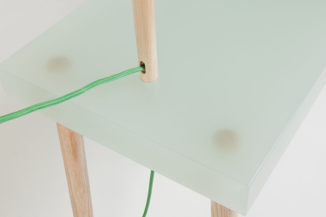 Schreibtisch Roel-Huisman-Platte moderne Materialien-Kabelführung Polyesterharz